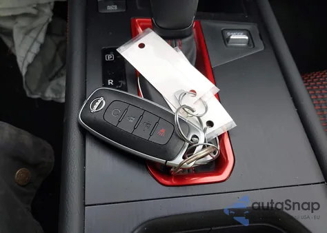 2025 Nissan Kicks Sr Intelligent Awd z USA, uszkodzony, nr VIN 3N8AP6DD0SL430928